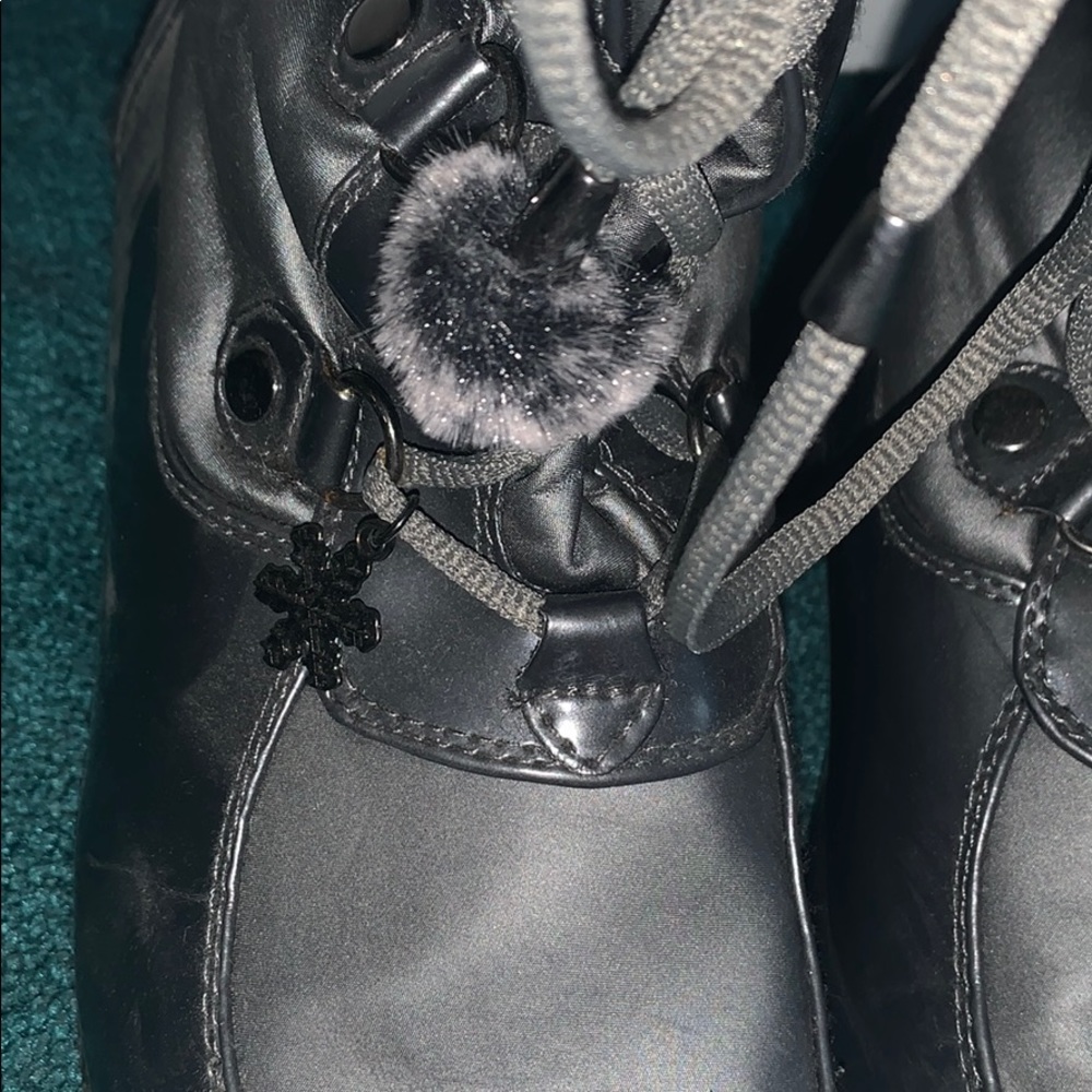 winter boots - Picture 2 of 4